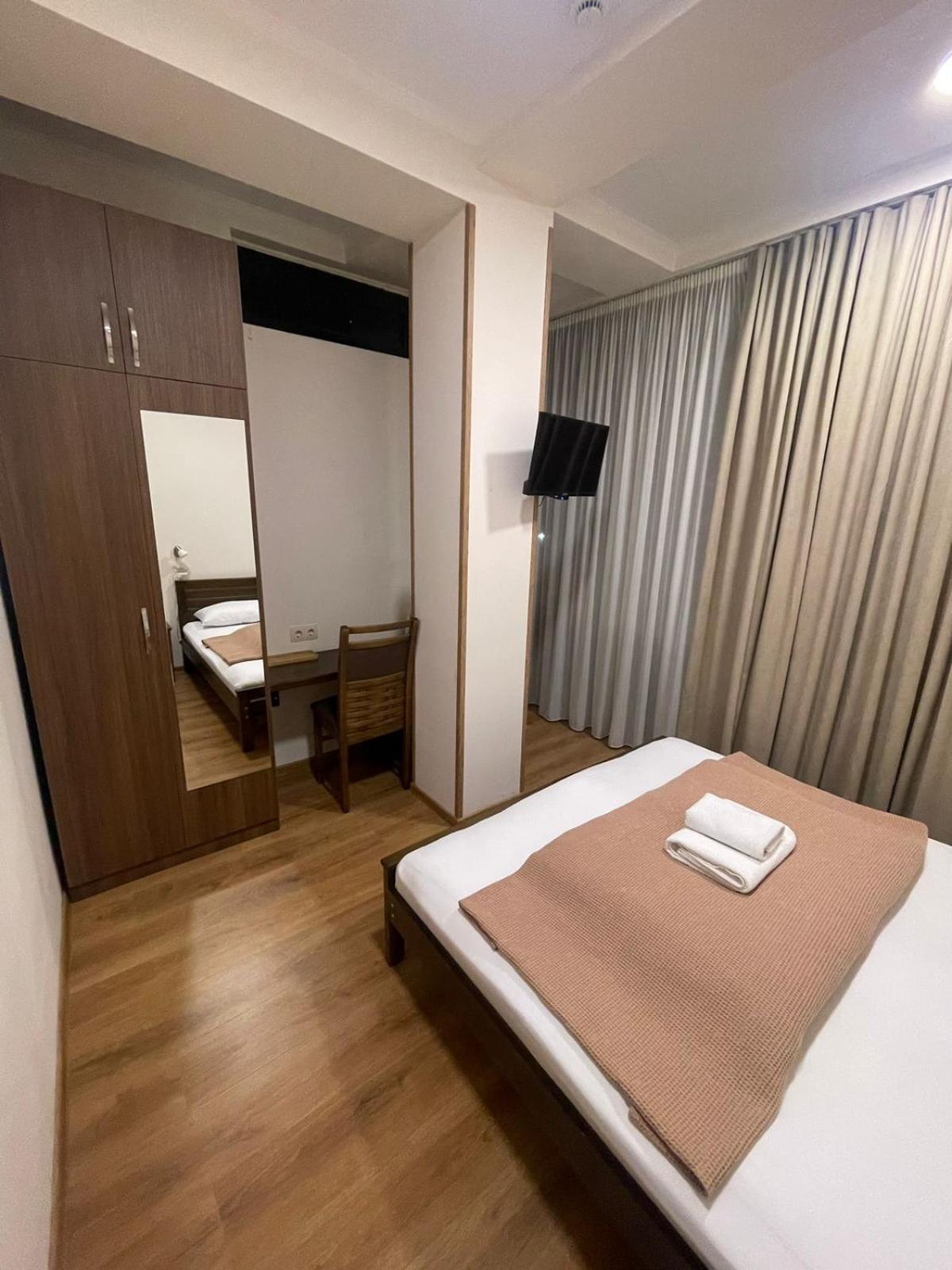 Art Family Hotel Tbiliszi Kültér fotó